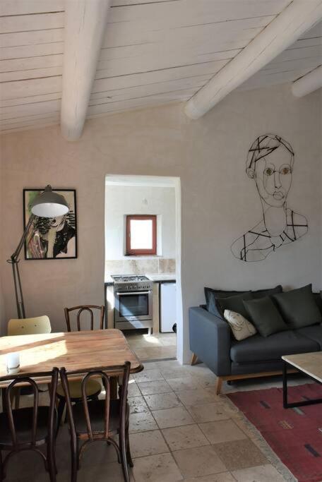 Séguret La Petite Maison Des Artistes מראה חיצוני תמונה